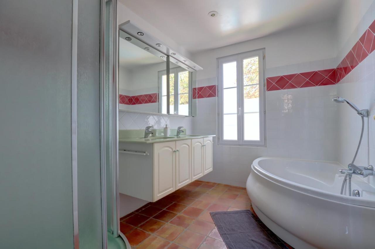 Gîte la grappe Occitane - 14 personnes - piscine privée Ambres Exterior foto