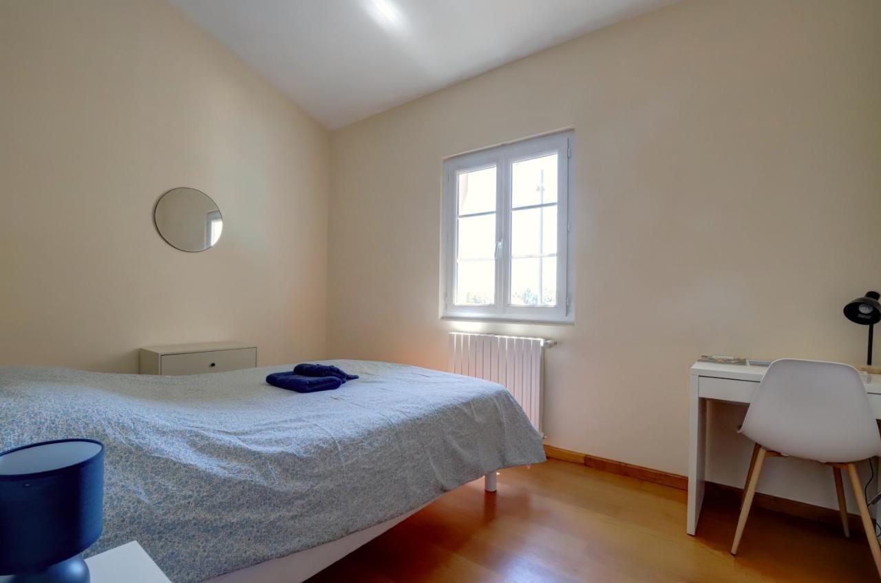 Gîte la grappe Occitane - 14 personnes - piscine privée Ambres Exterior foto